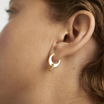 PDPAOLA AR01-B89-U Color Rainbow Spin Hoops σκουλαρίκια κρίκοι σε χρυσό χρώμα με κρεμαστό με πολύχρωμες πέτρες ζιργκόν.